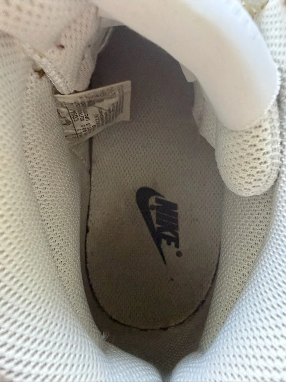 Nike Court Vision Mid in White. Size: 7.5 M